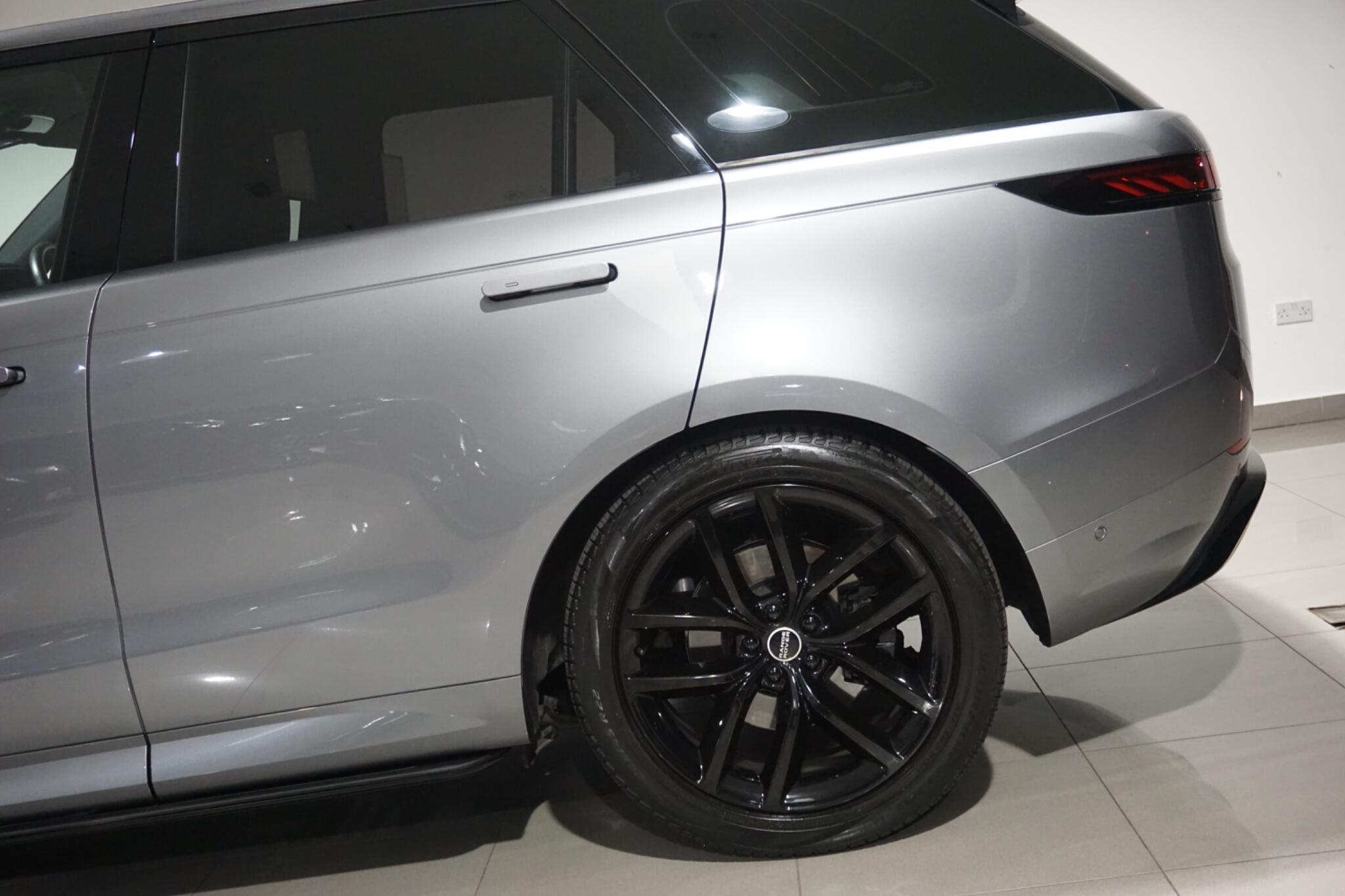 Land Rover Range Rover Sport 3.0 D300 MHEV Dynamic SE SUV 5dr Diesel Auto 4WD Euro 6 (s/s) (300 ps)